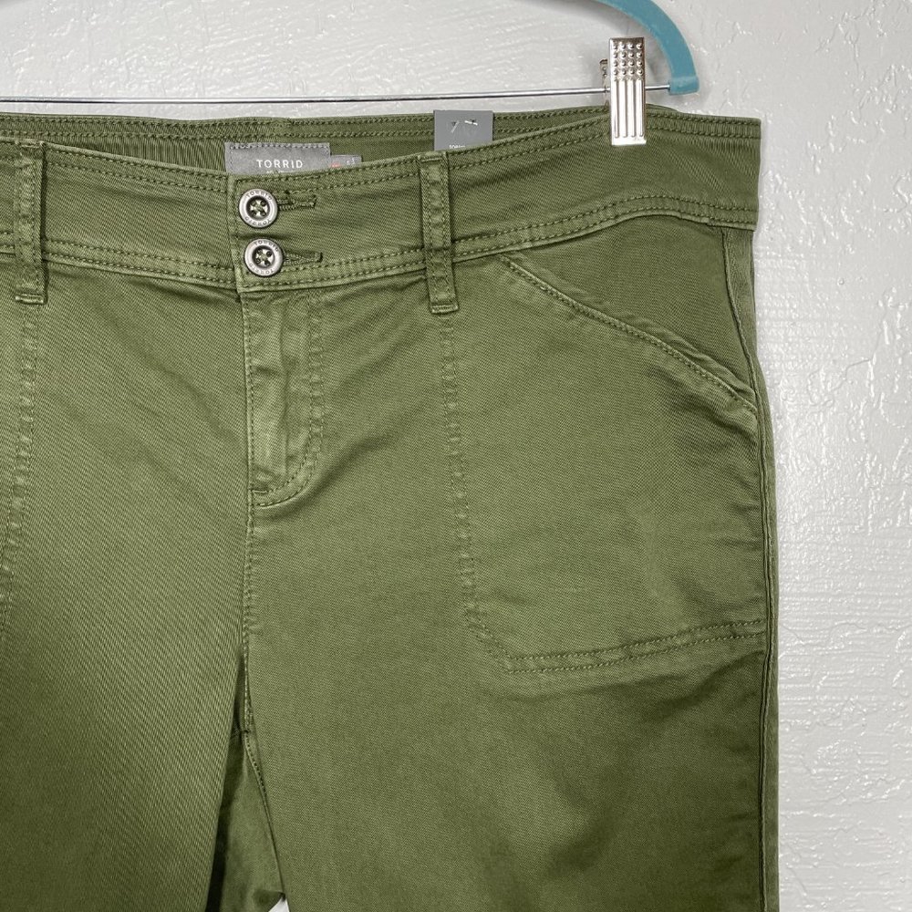 Olive Green Women's Cropped Pants - Picture 4 of 10